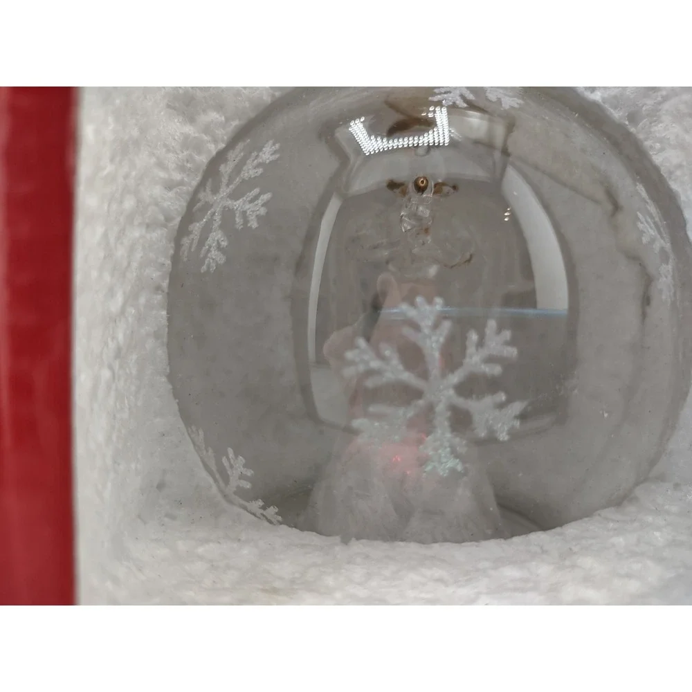 Light Up Angel Ornament With Snowflakes Changes Colors 3 1/2 X 3‎ 1/2